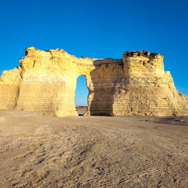 Monument Rocks Chalk Pyramids - Monument Rocks Chalk Pyramids